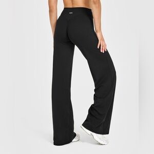 SOFTMOTION™ STRAIGHT LEG PANTS WITH WHITE LOGO (LONG)